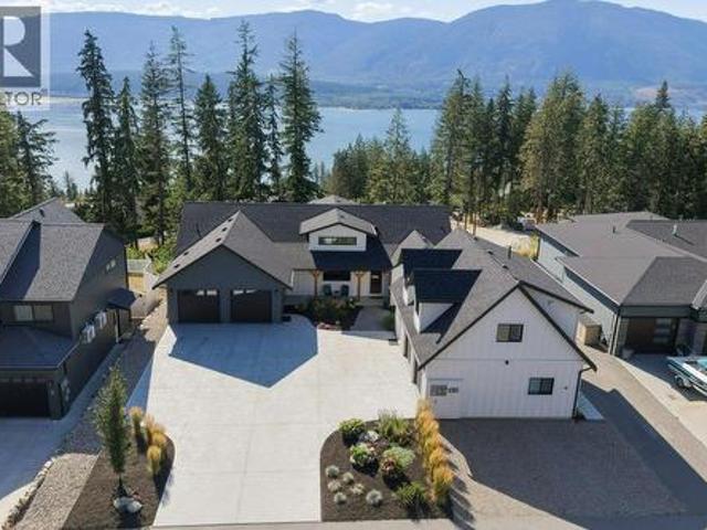 House for sale in Salmon Arm, British Columbia