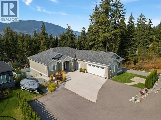 House for sale in Salmon Arm, British Columbia
