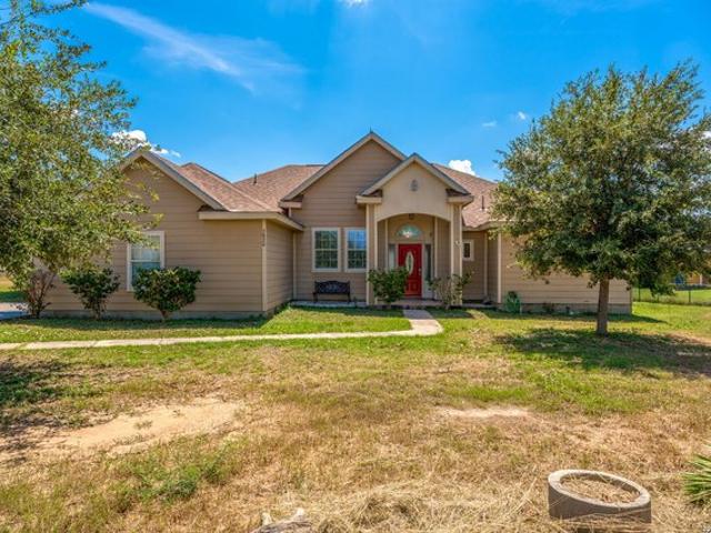 House for sale in Lytle, Atascosa County