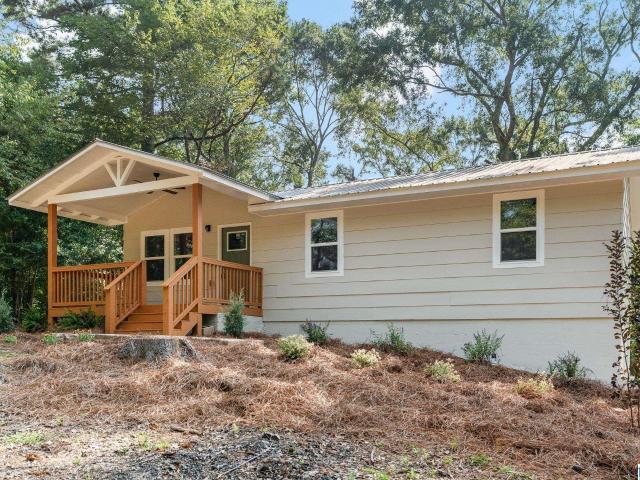 House for sale in Columbiana, Alabama