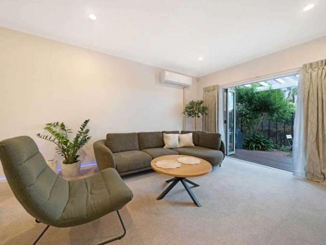 Townhouse for sale in Balmoral