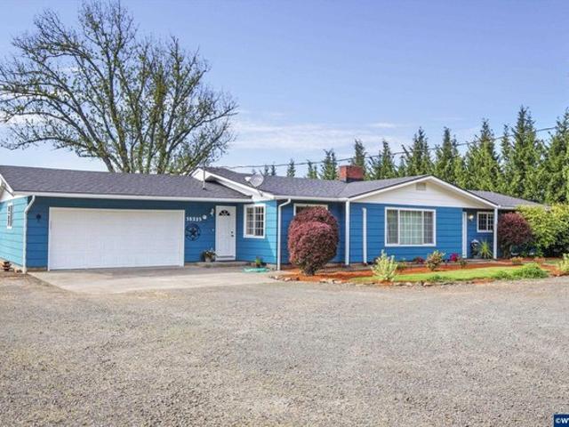 House for sale in Oregonia