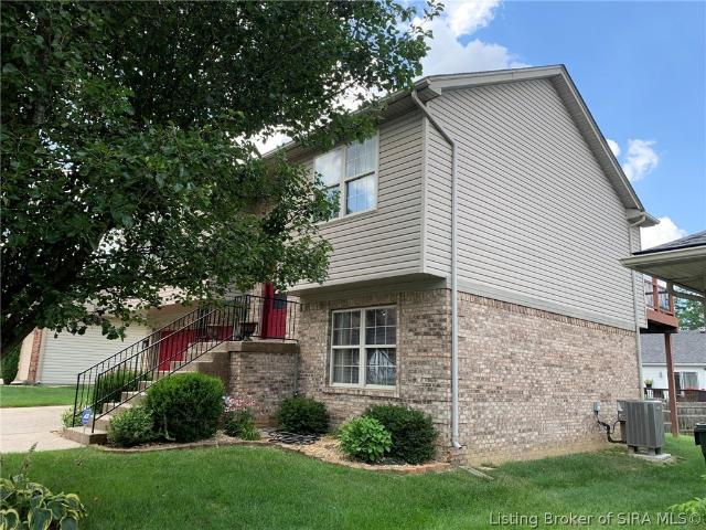 House for sale in New Albany, Indiana
