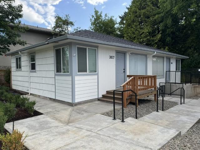 House for sale in Oregonia