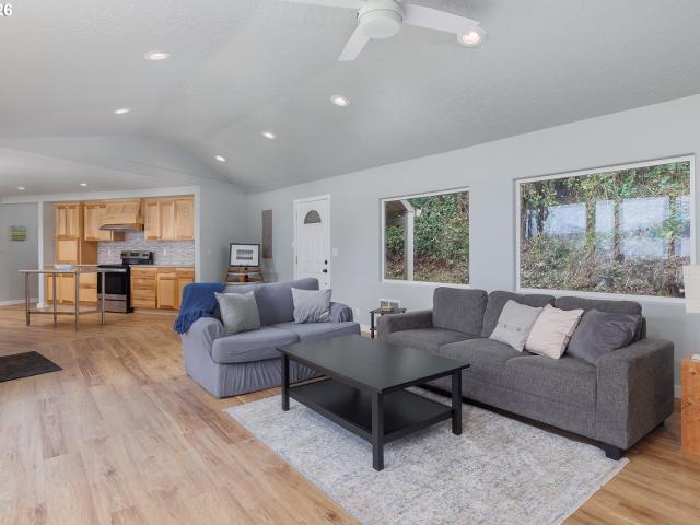 House for sale in Newport, Lincoln County
