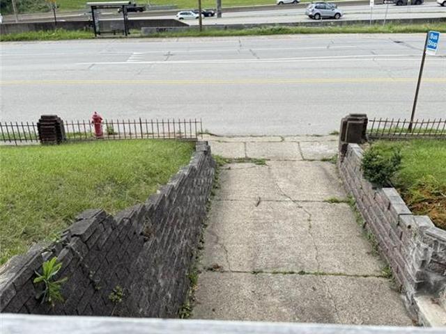 House for sale in Pittsburg, Pennsylvania