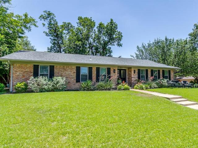House for sale in Benbrook, Texas