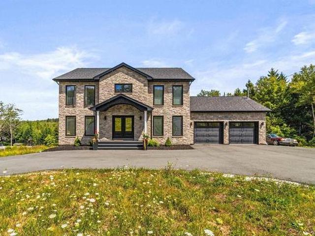House for sale in Beaver Bank, Nova Scotia