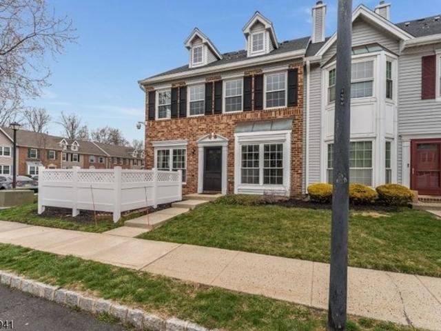 Condo for sale in North Brunswick, New Jersey