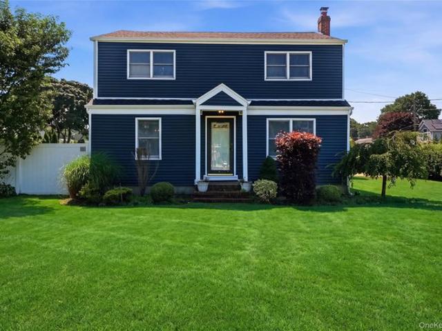 House for sale in Bohemia, New York