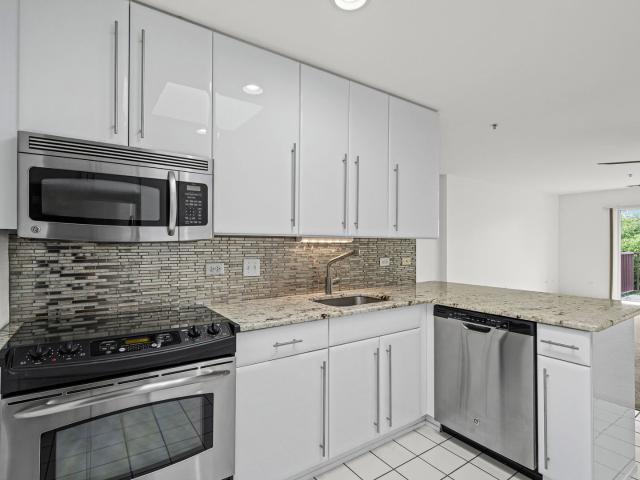 Condo for sale in Deerfield, Illinois