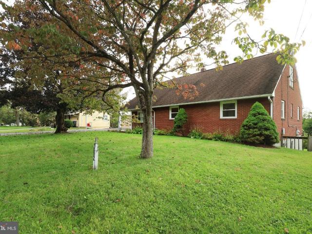 House for sale in Lemont, College Township