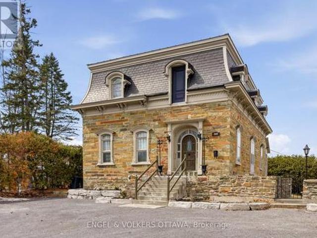 House for sale in Hawkesbury, Ontario