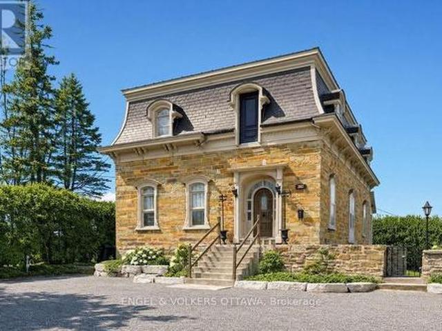 House for sale in Hawkesbury, Ontario