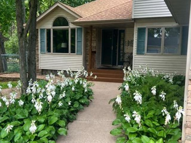 House for sale in Oakwood Court, North Branch