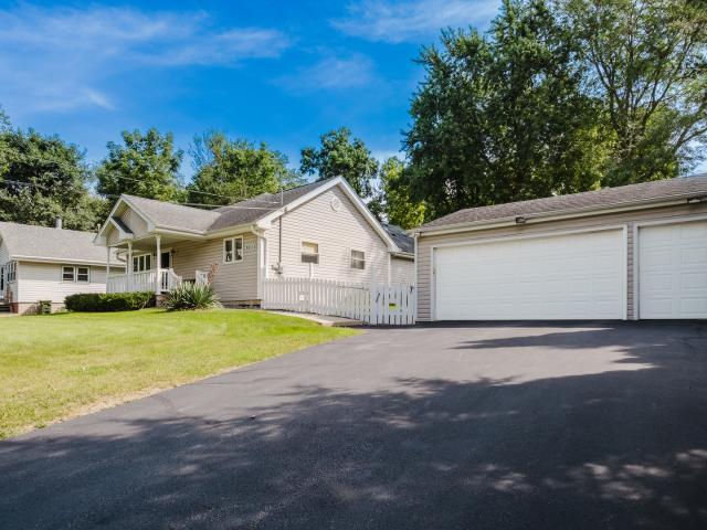 House for sale in Spring Grove, Illinois