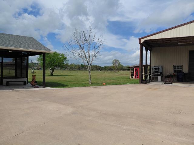House for sale in Danbury, Texas