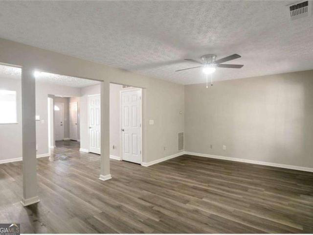 Townhouse for sale in Ellenwood, Georgia