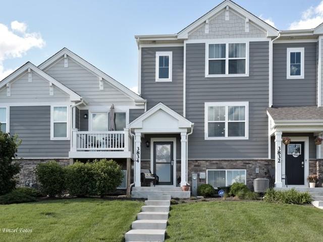 Townhouse for sale in Elgin, Illinois