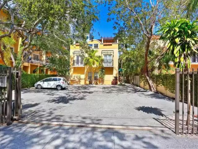 Condo for rent in Miami
