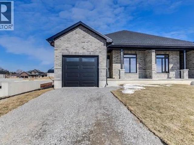 House for sale in Delhi, Ontario