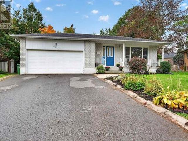 House for sale in Henderson Place, Kingston