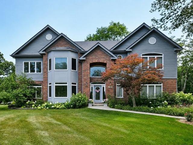 House for sale in Inverness, Illinois