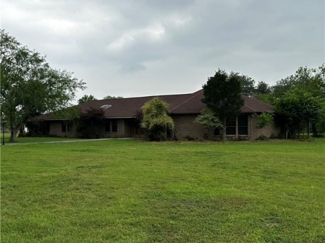 House for sale in Cuero