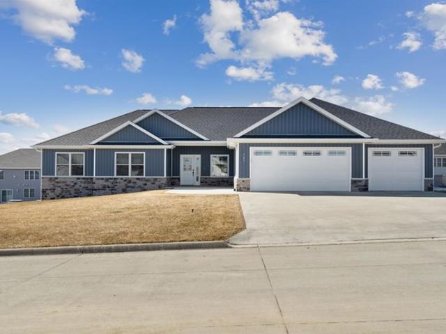 House for sale in Peosta, Iowa