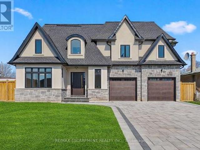 House for sale in Oakville, Ontario
