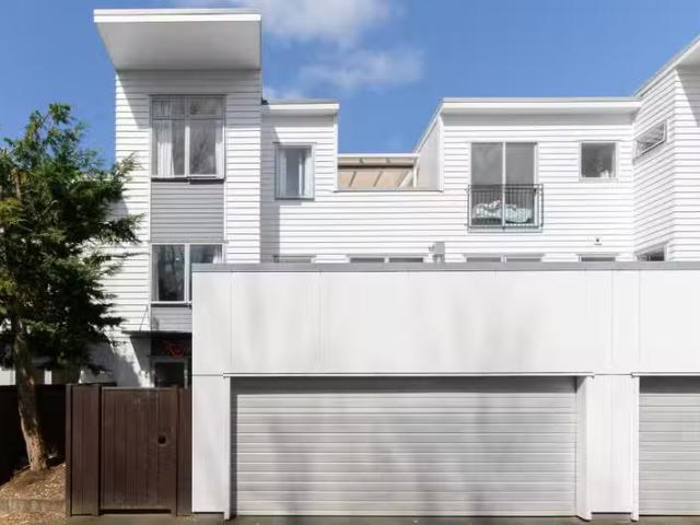 House for rent in Owhata