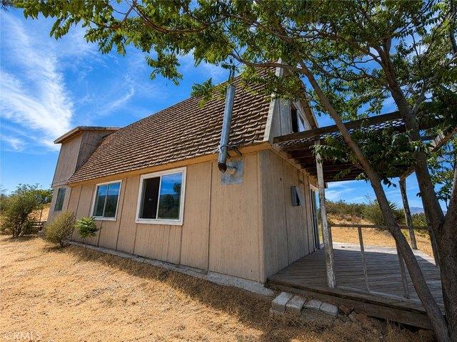 House for sale in Anza, California