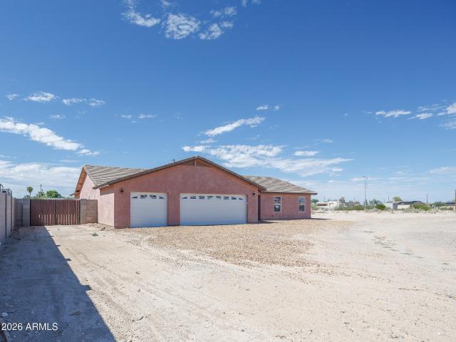 House for sale in Eloy, Pinal County