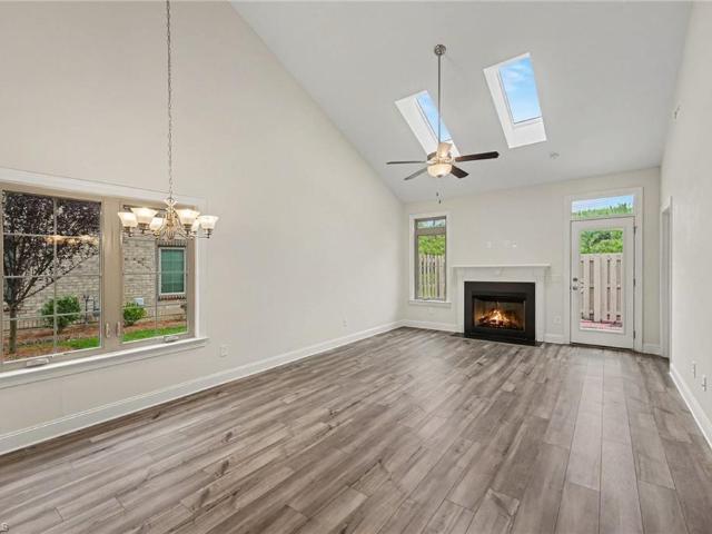 Townhouse for sale in Cottesmore, High Point