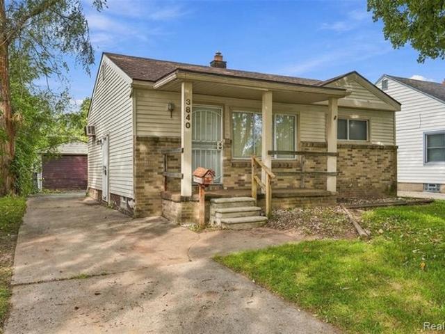 House for sale in Avondale, Wayne