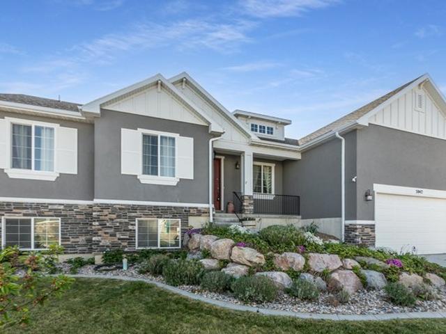 House for sale in Hooper, Utah