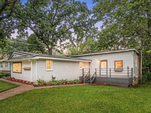 House for sale in Mchenry, Illinois