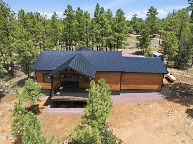 House for sale in Happy Jack, Arizona