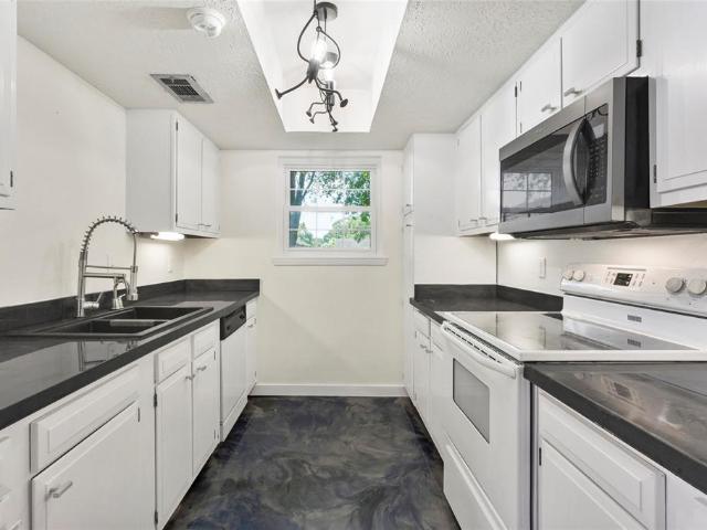 Townhouse for sale in Friendswood