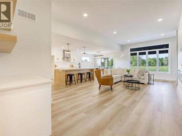 Condo for sale in Plympton–wyoming, Ontario
