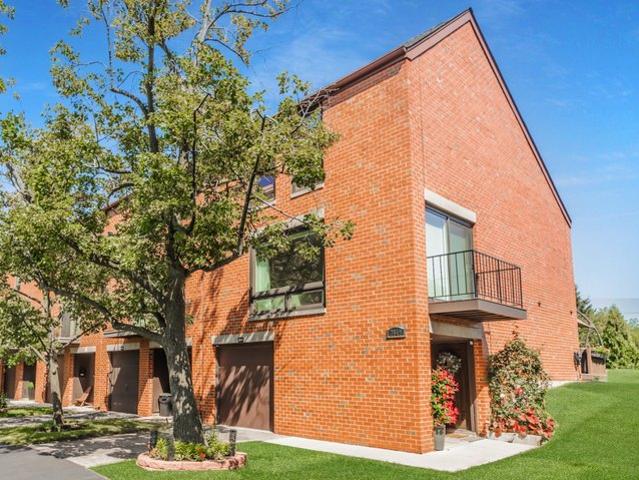 Townhouse for sale in Glenview, Illinois