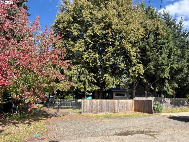 House for sale in Bethel, Eugene