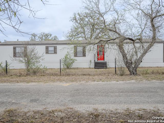 House for sale in Bandera