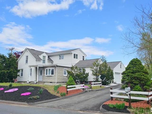 House for sale in South Windsor, Connecticut