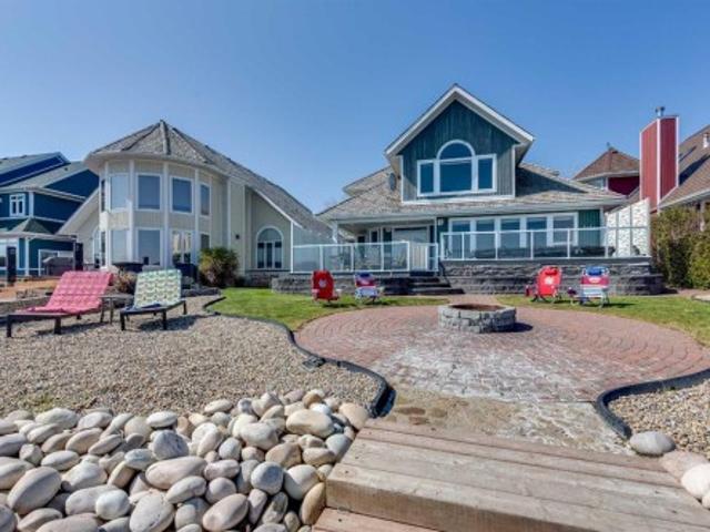 House for sale in Sylvan Lake, Alberta