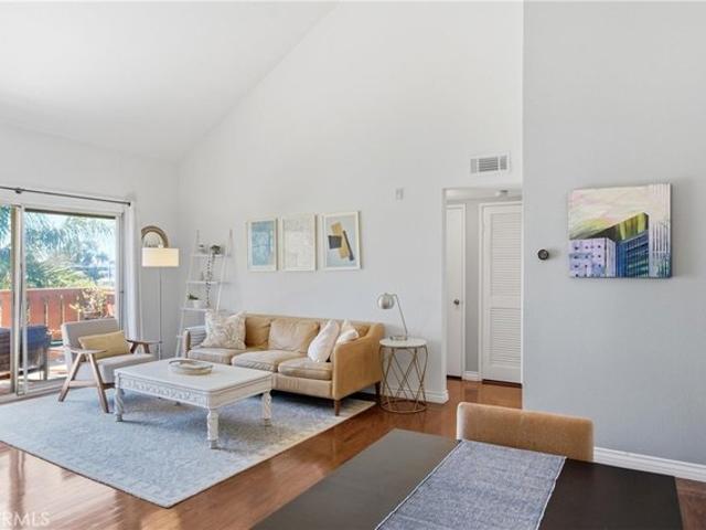 Condo for sale in Long Beach, California