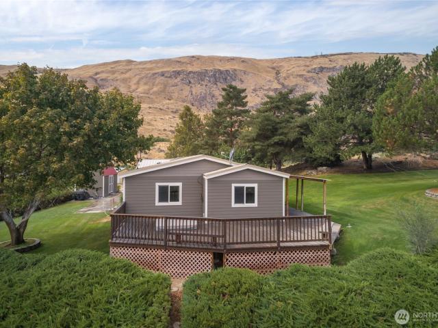 House for sale in Bridgeport, Douglas County