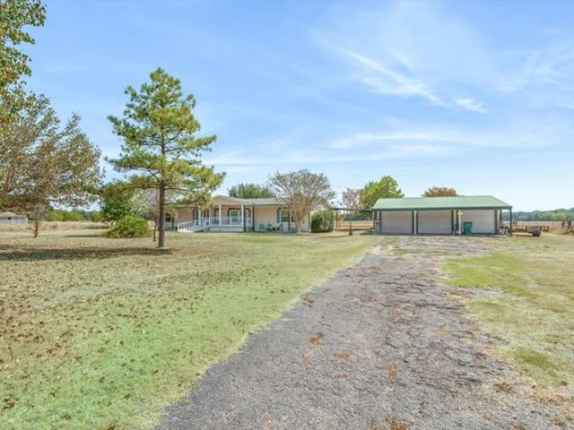 House for sale in Wills Point, Texas
