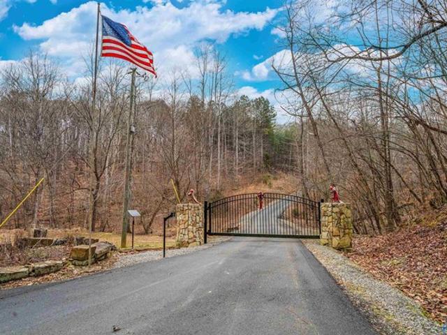 House for sale in Flat Rock, Alabama
