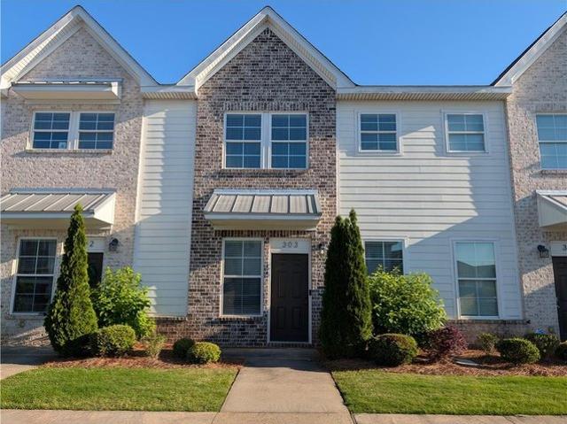 Townhouse for sale in Opelika, Alabama
